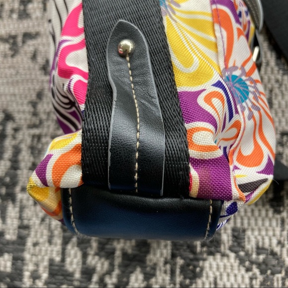 Lily Bloom Flower Crossbody - Picture 11 of 13